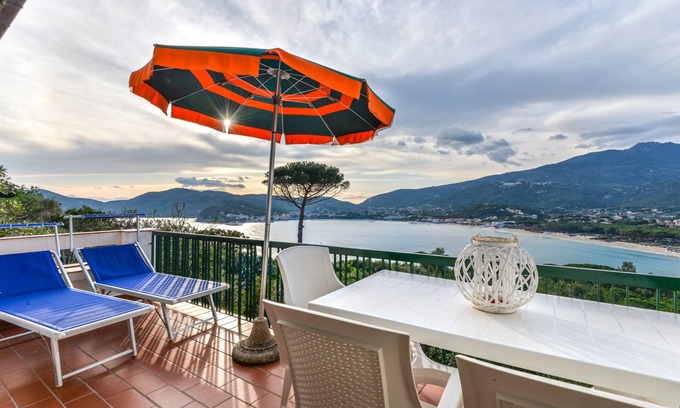 Campo nell'Elba Apartment | Apartment 'Casa Clara' with Sea View, Terrace & Wi-Fi