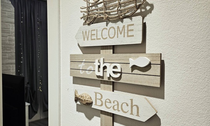 Torre Pedrera Apartment | Apartment 'Casa Mavira House' with Balcony, Wi-Fi and Air Conditioning