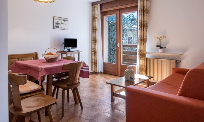 Predazzo Apartment | Apartment "Casa Pinuccia Ovest" with Mountain View, Wi-Fi, Garden & Balcony