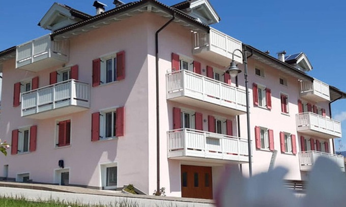 Brez Apartment | Apartment 'Casa vacanze Rosa 4' with Mountain View, Balcony and Wi-Fi
