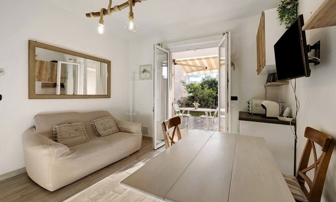 Loano Apartment | Apartment "Casetta Serenin" close to the Sea with Garden & Wi-Fi