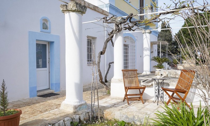Polignano a Mare Apartment | Apartment "Casina delle Rose - Levante" with Shared Garden & Wi-Fi