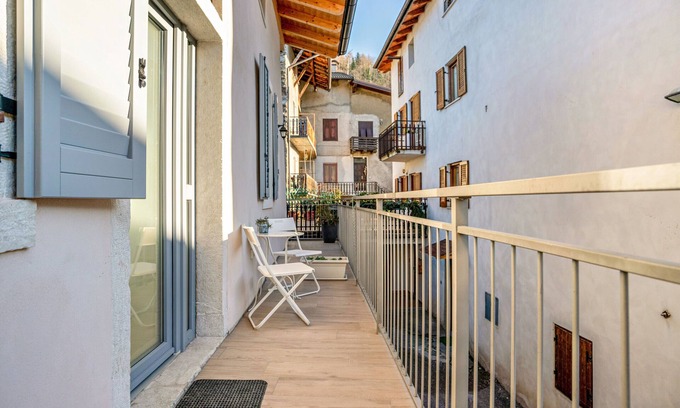 Pergine Valsugana Apartment | Apartment 'Centro Pergine' with Balcony, Wi-Fi and Air Conditioning