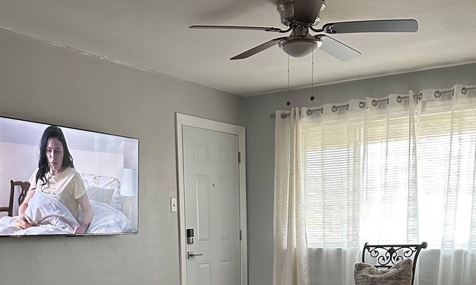 Overland Apartment | Apartment centrally located to highway, hospitals, and entertainment.