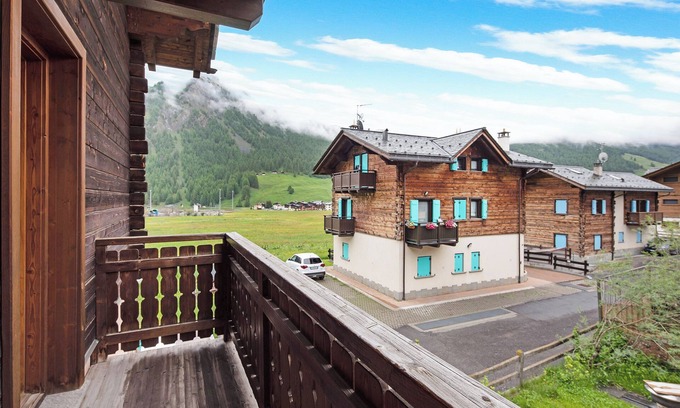 Livigno Apartment | Apartment 'Chalet Kiara - Lake' with Mountain View, Balconies and Wi-Fi