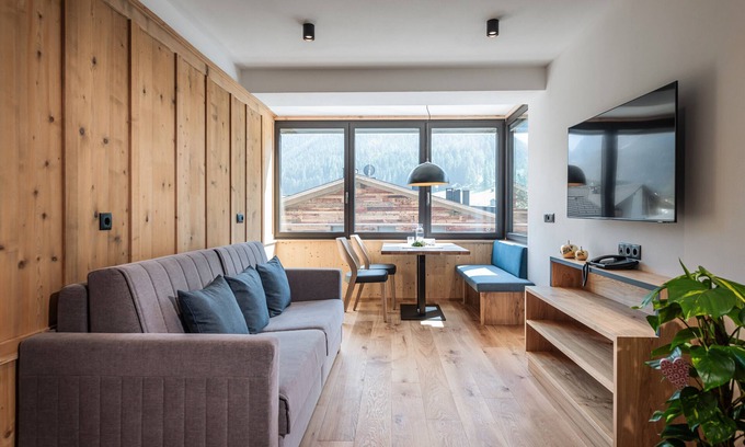 Sesto Apartment | Apartment 'Chalet Rudla for 2 People' with Mountain View, Shared Garden and Wi-Fi