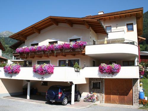 Pettneu am Arlberg Apartment | Apartment Christian by Interhome