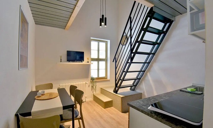 Oberhof Apartment | Apartment 'Clint' with Wi-Fi