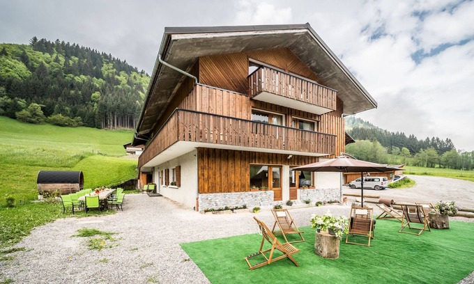 Abondance Apartment | Apartment 'Coeur De Charmy' with Mountain View, Private Terrace and Spa