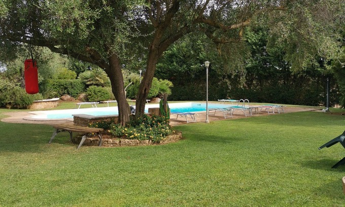 Alghero Apartment | Apartment 'Corbezzolo, Alghero' with Shared Pool, Wi-Fi and Air Conditioning