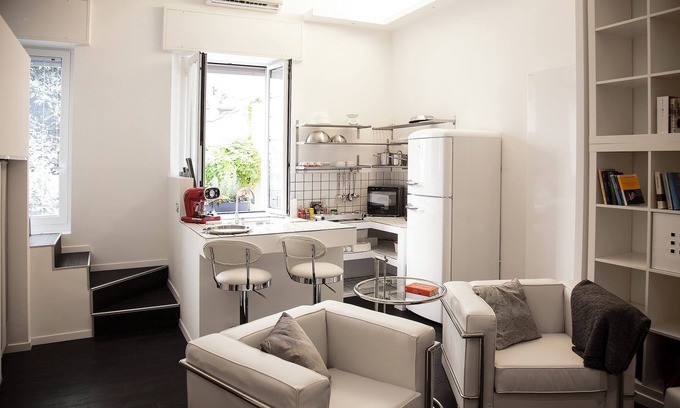 Central Station Apartment | Apartment 'Cube Center Milan Relaxing' with Wi-Fi and Air Conditioning
