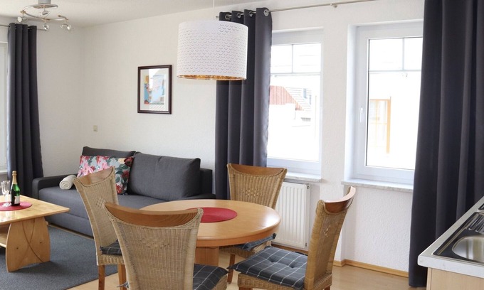 Unteruhldingen Apartment | Apartment no. 1 with a view of the harbour