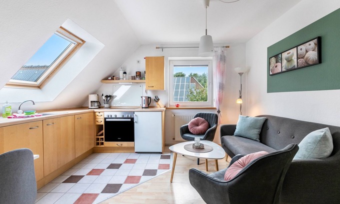 Westerdeich Apartment | Apartment 'Dohle No 1' with Shared Terrace, Shared Garden and Wi-Fi