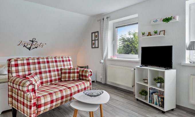 Westerdeich Apartment | Apartment 'Dohle No 2' with Shared Terrace, Shared Garden and Wi-Fi