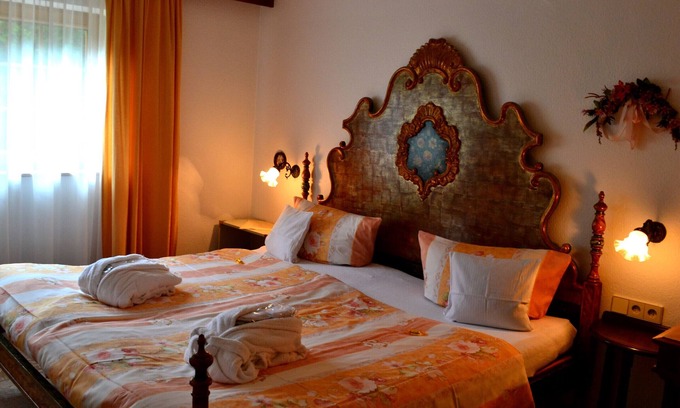 Sasbachwalden Apartment | Apartment 'Dompfaff' with Mountain View, Private Terrace and Wi-Fi