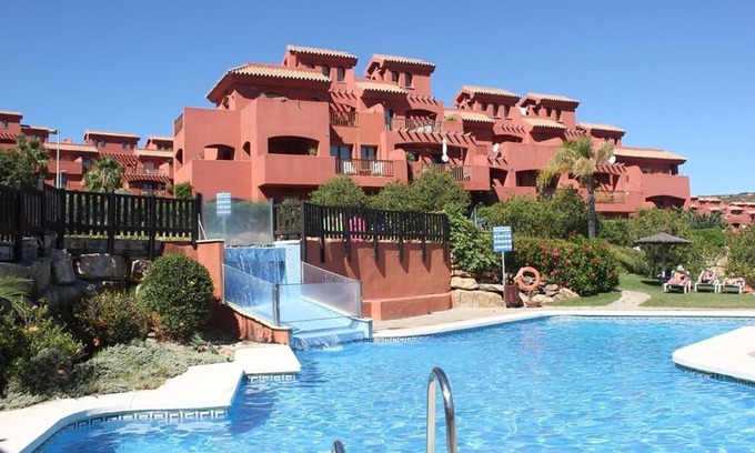 Buenas Noches Apartment | Apartment 'Duplex Estepona' with Mountain View, Wi-Fi and Air Conditioning