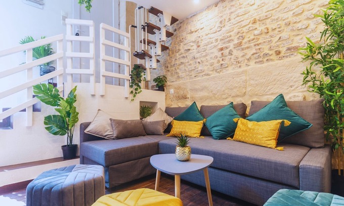 Plaisance Apartment | Apartment 'Duplex Parisien Charmant Métro13' with Wi-Fi