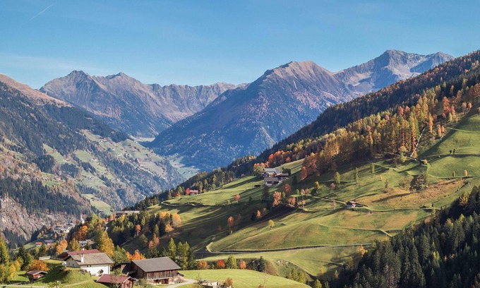 Moso in Passiria Apartment | Apartment "Egarthof Enzian" with Mountain View, Wi-Fi, Balcony & Garden