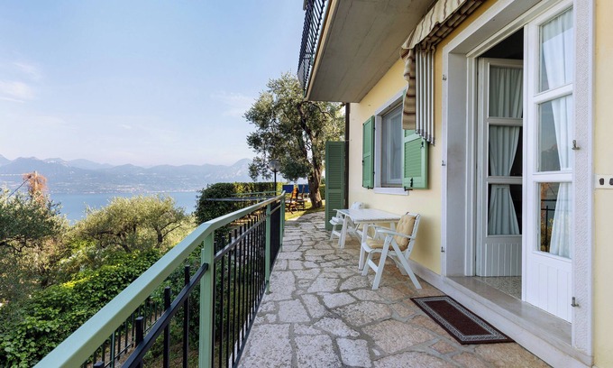Albisano Apartment | Apartment 'El Casal' with Lake View, Shared Pool and Wi-Fi