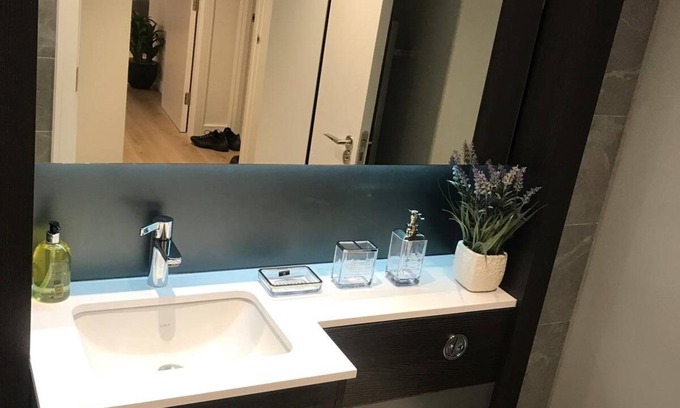 London Borough of Hounslow Apartment | Apartment-Ensuite with Bath-10 Easton