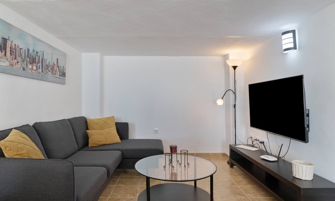Alcala de los Gazules Apartment | Apartment 'Villasur' with Wi-Fi