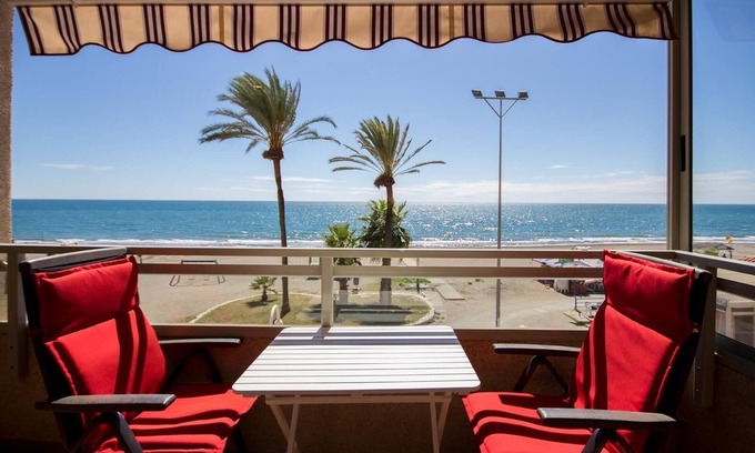Rincon de la Victoria House | Apartment "Studio 2 Sea front" At the Beach with Sea View