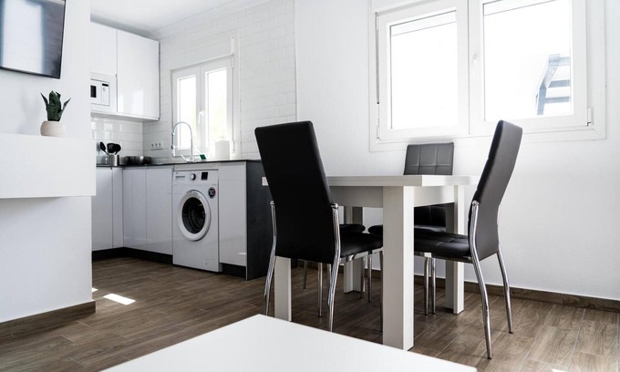 Vejer de la Frontera Apartment | Apartment 'Dialma' with Mountain View, Wi-Fi and Air Conditioning