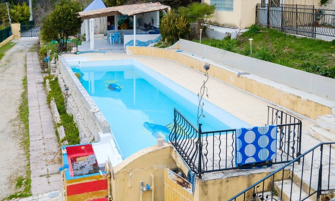 Falicon Apartment | Apartment 'Falicon' with Mountain View, Wi-Fi and Air Conditioning
