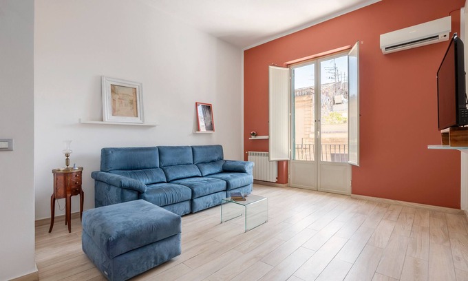 Palermo Apartment | Apartment 'Fb House' with Balcony, Wi-Fi and Air Conditioning