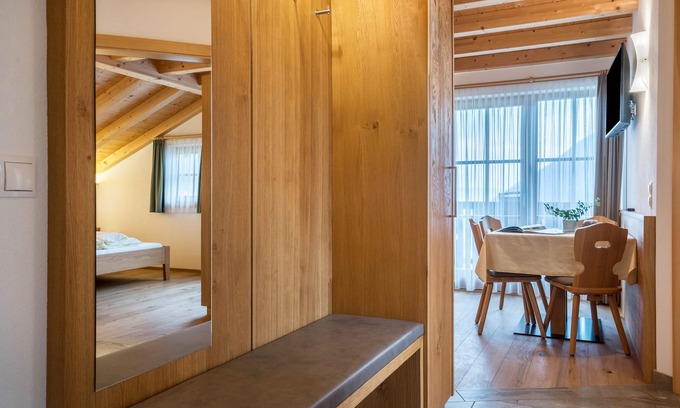 Valle di Casies Apartment | Apartment 'Feldererhof Apt Dolomitenblick' with Mountain View, Shared Garden and Wi-Fi