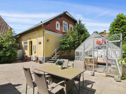 Møgeltønder Apartment | Apartment Fenia - 9-8km from the sea by Interhome