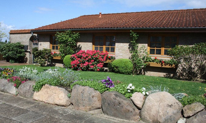 Bad Fallingbostel Apartment | Apartment 'Ferienhaus Weingarten' with Private Terrace and Private Garden
