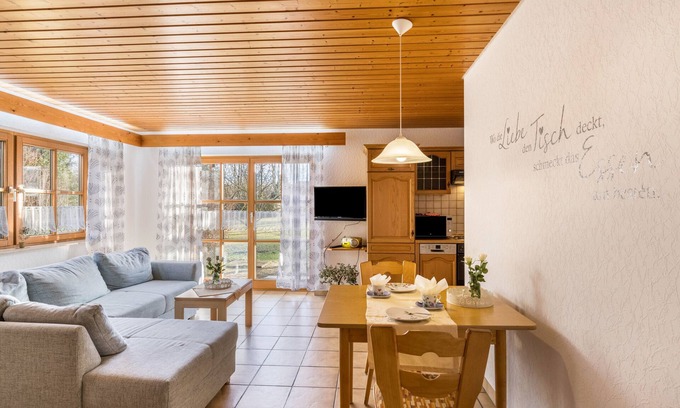 Hohenstein Apartment | Apartment 'Ferienhaus Toni Wiesenstube' with Private Terrace, Shared Garden and Wi-Fi