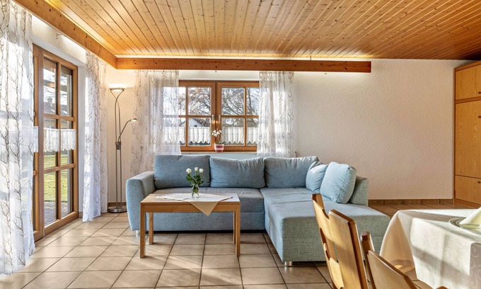 Hohenstein Apartment | Apartment 'Ferienhaus Toni Rosenstube' with Private Terrace, Shared Garden and Wi-Fi