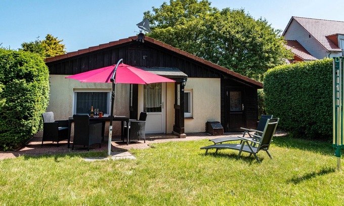 Wangerooge Apartment | Apartment 'Ferienhaus Strandfloh' with Private Terrace, Private Garden and Wi-Fi