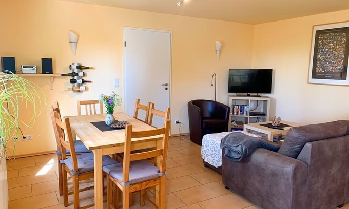 Gleisweiler Apartment | Apartment 'Ferienwohnung Wadle' with Terrace