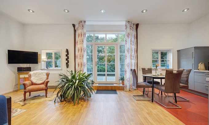 Duckerswisch Apartment | Apartment 'Ferienwohnung Varga Schafstedt' with Private Terrace, Shared Garden and Wi-Fi