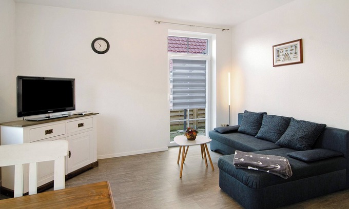 Wangerland Apartment | Apartment 'Ferienwohnung Anker' with Private Terrace and Wi-Fi