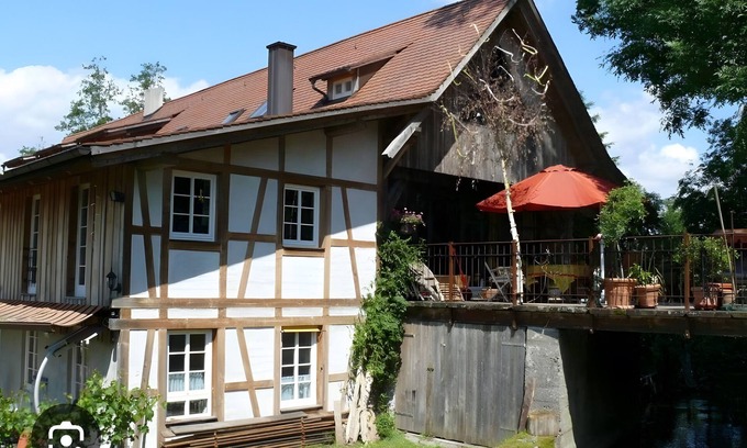 Salem Apartment | Apartment 'Ferienwohnung Bretterschlupf' with Shared Garden, Balcony and Wi-Fi