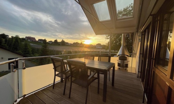 Hochbuch Apartment | Apartment 'Ferienwohnung Zur Imme' with Mountain View, Wi-Fi and Air Conditioning