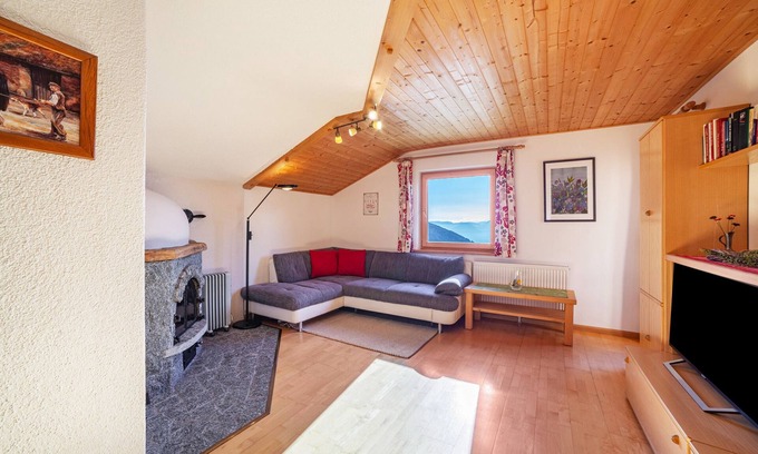 Schenna Apartment | Apartment 'Ferienwohnung Leachwies' with Mountain View, Private Garden and Wi-Fi