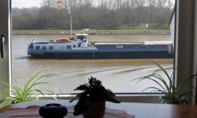 Duckerswisch Apartment | Apartment 'Fewo 1' with Lake View, Private Garden and Wi-Fi
