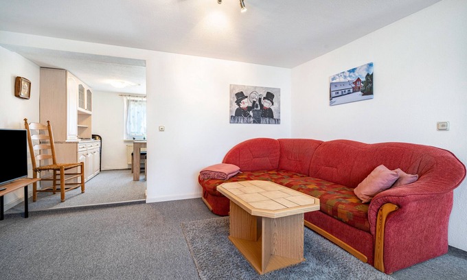 Mirow Apartment | Apartment 'Fewo Bauer Mecke' with Shared Garden
