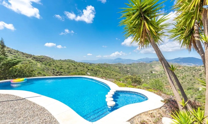 Alora Apartment | Apartment "Finca Las Nuevas Casa Maria" with Mountain View, Pool, Jacuzzi, Wi-Fi, Terrace & Garden