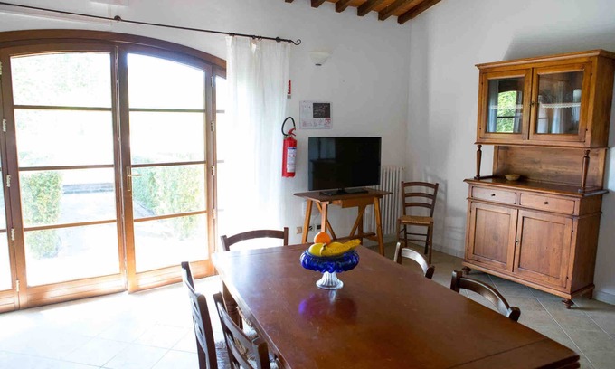 Santa Luce Apartment | Apartment 'Fiordaliso' with Shared Pool, Wi-Fi and Air Conditioning