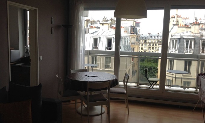 Quartier des Grandes-Carrieres Apartment | Apartment/flat - ParisResidential flat