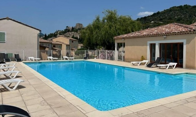 Montbrun-les-Bains Apartment | Apartment for 6 with terrace or balcony