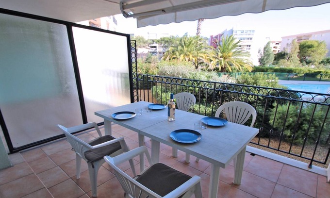 Sainte-Maxime City Centre Apartment | Apartment for 4 people – Pool residence – Air conditioning – WiFi – Sainte Maxime –.