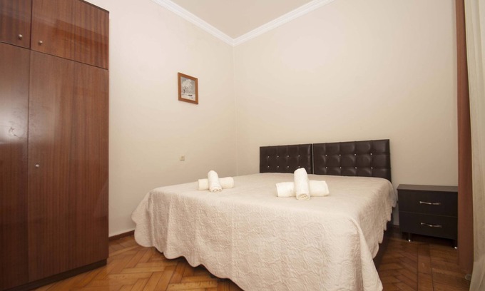 Old Boulevard Apartment | Apartment for rent near the sea