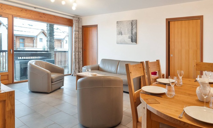 Monetier-les-Bains Apartment | Apartment with terrace near the slopes in Serre Chevalier